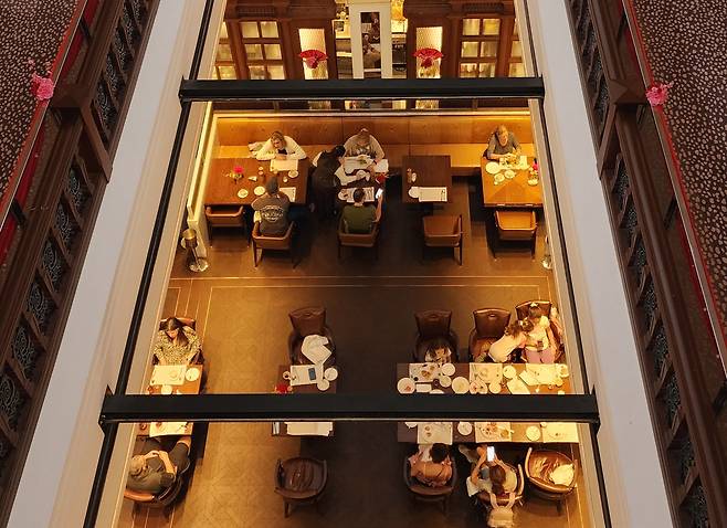 품격이 느껴지는 메인 다이닝