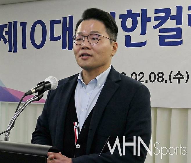 대한컬링연맹 10대 회장에 한상호 대찬병원 대표원장이 당선됐다. 한상호 당선자가 소감을 밝히고 있다.(대한컬링연맹 제공)