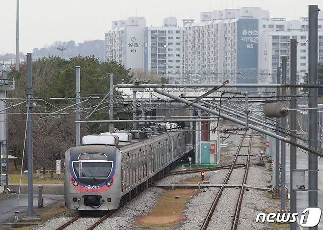 서울 지하철의 모습. 2022.11.29/뉴스1 ⓒ News1 김영운 기자