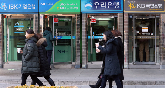 은행 ATM 관련 이미지. [사진=뉴시스]