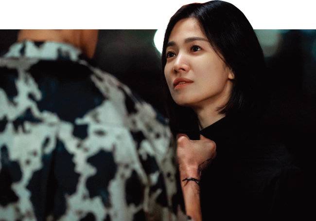 극중 송혜교는 부드럽지만 강한 카리스마가 돋보이는 연기를 펼쳤다.