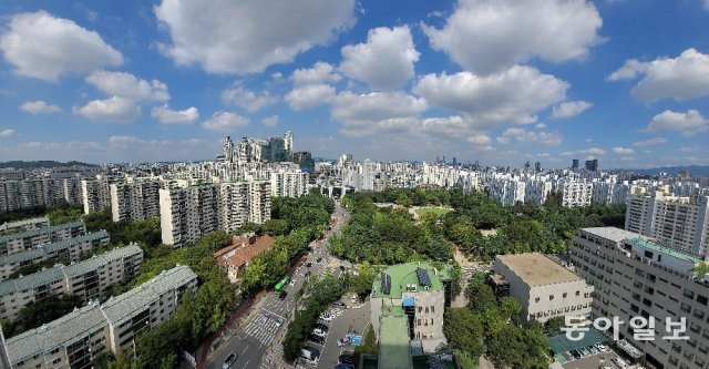 1기 신도시 특별법으로 불리는 ‘노후계획도시 정비 및 지원에 관한 특별법’에 따라 수혜가 기대되는 서울 양천구 목동 신시가지 전경. 동아일보 DB