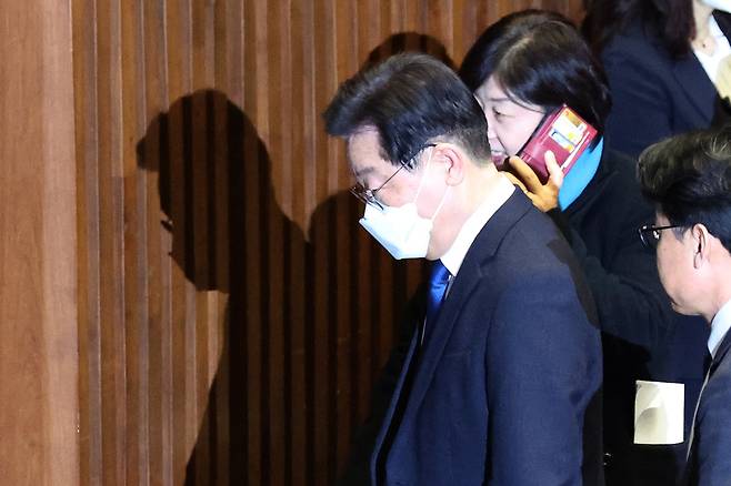 이재명 민주당 대표가 본회의장을 나서고 있다. 장진영 기자