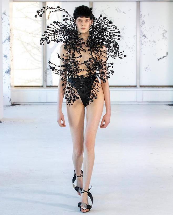 에어리어 2023 S/S 컬렉션