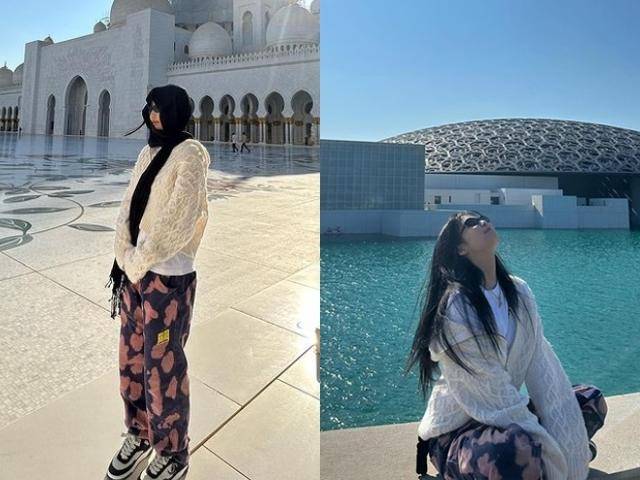 그룹 블랙핑크 제니가 최근 독특한 디테일의 바지를 착용한 사진을 공개해 눈길을 끌었다. 제니 SNS