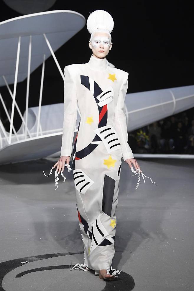 톰 브라운 2023 F/W 컬렉션