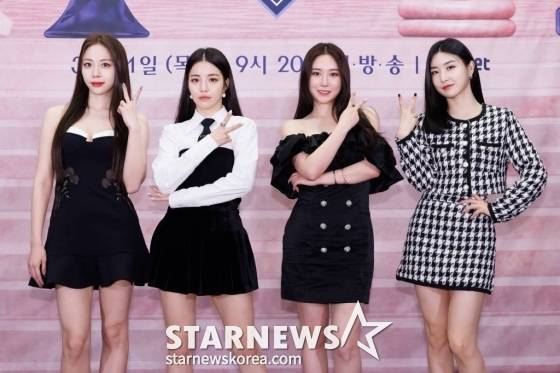 걸그룹 브레이브걸스가 30일 오전 온라인 생중계로 진행된 엠넷 새 예능 '퀸덤2' 제작발표회에 참석해 포즈를 취하고 있다.  K팝 최고의 아이돌 6개 팀이 한날 한시에 싱글을 발매하고 컴백 경쟁에 돌입하는 서바이벌 프로그램 '퀸덤2'는 31일 첫 방송된다. /사진제공=엠넷 2022.03.30 /사진=이동훈 기자 photoguy@