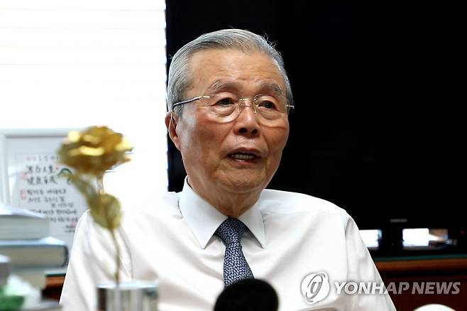 연합뉴스와 인터뷰 중인 김종인 [촬영 정한솔]