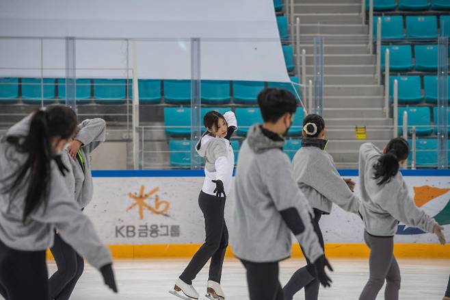 김연아가 피겨 유망주들을 직접 지도하고 있다. 사진=평창기념재단