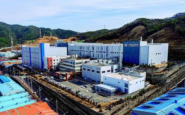 한국필립모리스 경남 양산 공장 전경. 궐련형 전자담배 스틱 ‘테리아’를 생산한다. 한국필립모리스 제공
