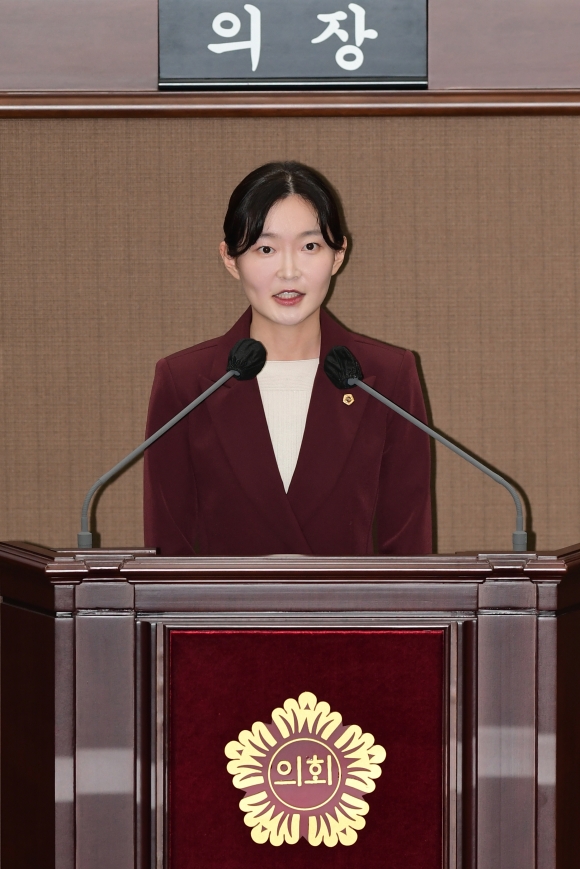 제316회 임시회 제3차 본회의에서 5분 자유발언을 펼치는 김혜지 의원