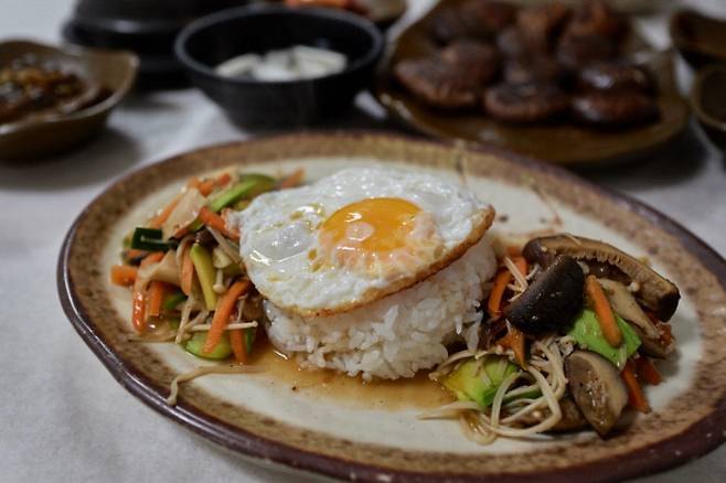 광명식당 표고버섯덮밥