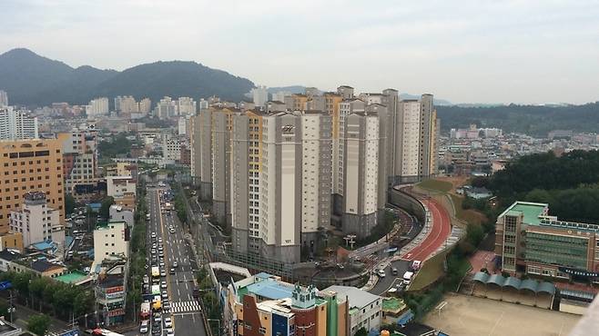 광주광역시 아파트 청약 시장에 한파가 불면서 배경에 관심이 쏠린다. 사진은 광주의 한 아파트 전경. (현대엔지니어링 제공)