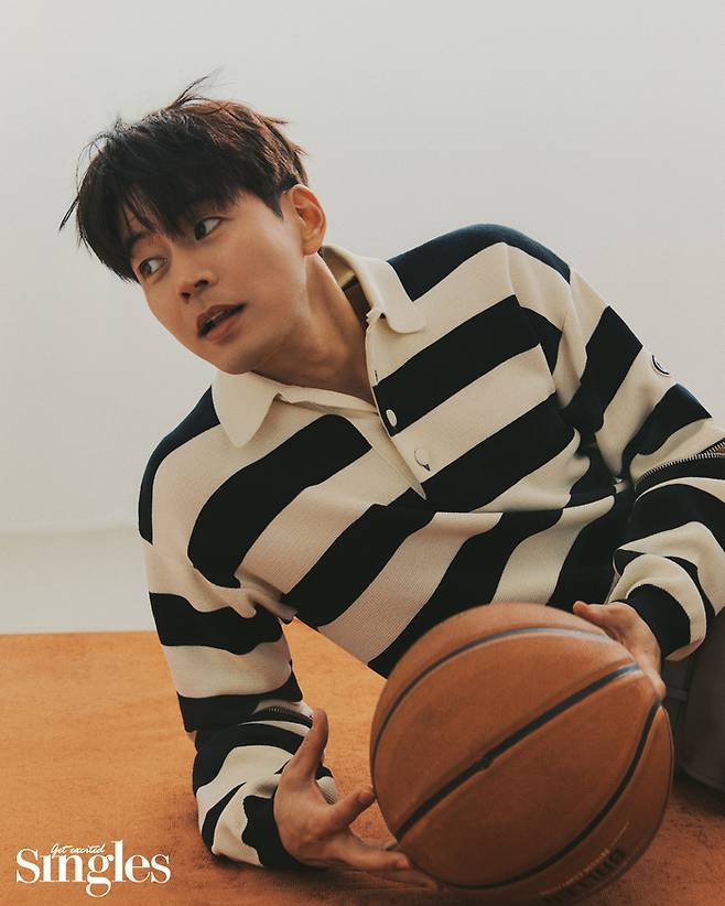 배우 이상윤 비주얼 화보. 사진 싱글즈