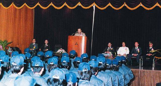 &nbsp;광부를 교육하기 위해 1985년 개원한 태백훈련원 개원 및 입소식에 많은 사람들이 몰렸다. &nbsp;사진제공=대한석탄공사