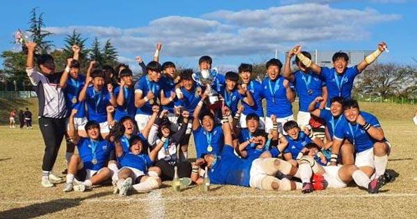 지난해 10월 전국체전 우승 후 기념 촬영을 하는 부산체고 럭비팀.  국제신문DB