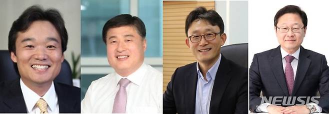 [서울=뉴시스]KT 차기 대표이사 면접 심사 대상자로 정해진 윤경림 KT 그룹트랜스포메이션부문장(사장), 임헌문 전 KT 매스총괄 사장, 박윤영 전 KT 기업부문장(사장), 신수정 KT 엔터프라이즈부문장(부사장, 왼쪽부터). (사진=KT)