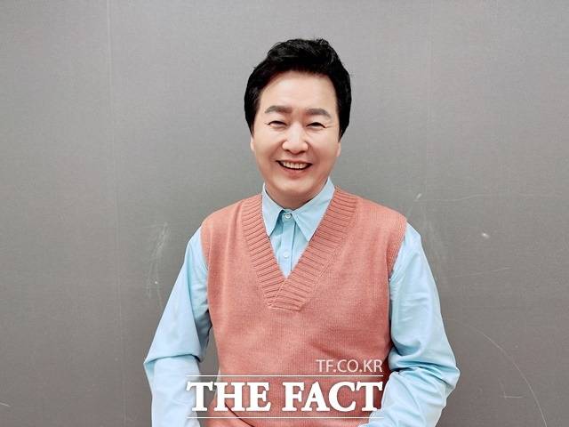 김덕현은 1991년 KBS 공채 14기 탤런트로 데뷔했다. 동기로는 이병헌 손현주 노현희 김호진 배도환 김하균 손호균 권병준 등이 있다. /이승우 기자