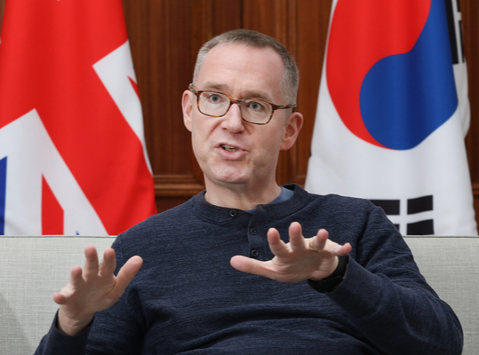 British Ambassador to Korea Colin Crooks speaks with the Korea JoongAng Daily recently at the diplomatic residence in Seoul. [PARK SANG-MOON]