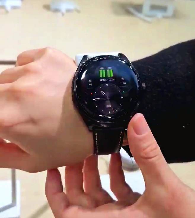 중국 화웨이의 신형 스마트워치 ‘화웨이 워치 버즈(Huawei Watch Buds)’. 박로명 기자/dodo@