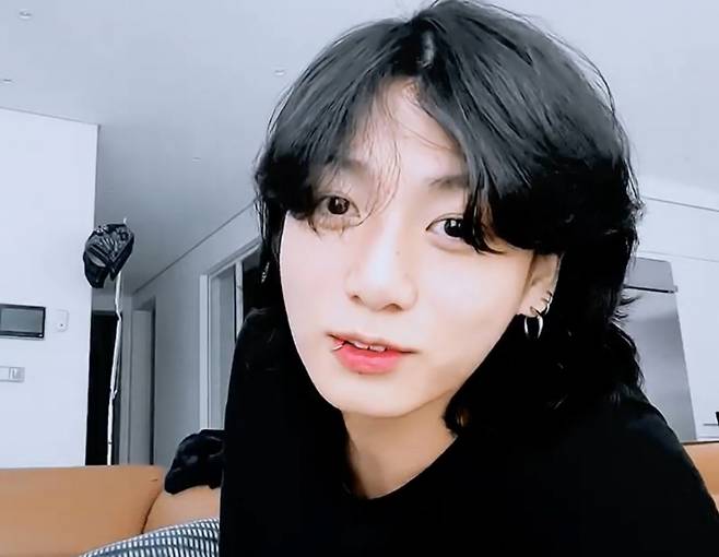 방탄소년단 정국 귀호강 라이브, 시청자 830만명→전세계 실트 1위