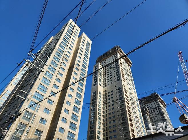 광주시 서구 화정동 붕괴 참사가 발생했던 아이파크 건물 모습. 박성은 기자