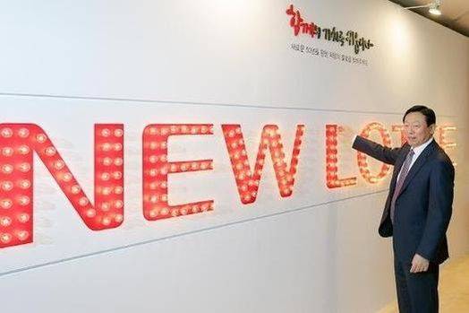 롯데월드타워 개장식에 참석한 신동빈 롯데그룹 회장./롯데 제공