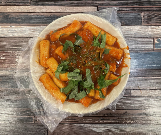 A plate of tteokbokki at Sungumine in Gwangjin District, eastern Seoul [LEE SUN-MIN]