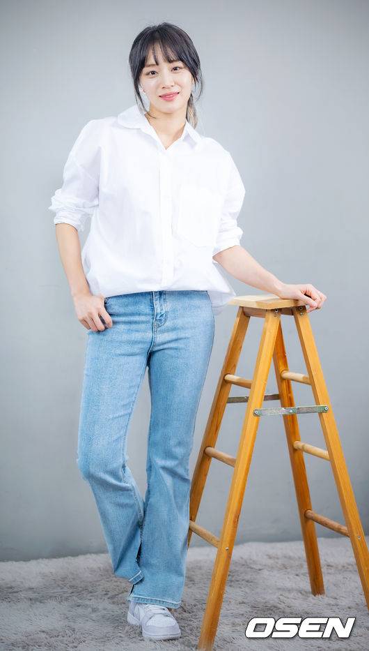 [OSEN=민경훈 기자] TV조선 주말드라마 '빨간 풍선'에서 '조은산'역으로 열연한 배우 정유민이 최근 서울 마포구 합정동 OSEN 사옥에서 인터뷰를 가졌다.배우 정유민이 인터뷰에 앞서 포즈를 취하고 있다. 2023.03.03 /rumi@osen.co.kr