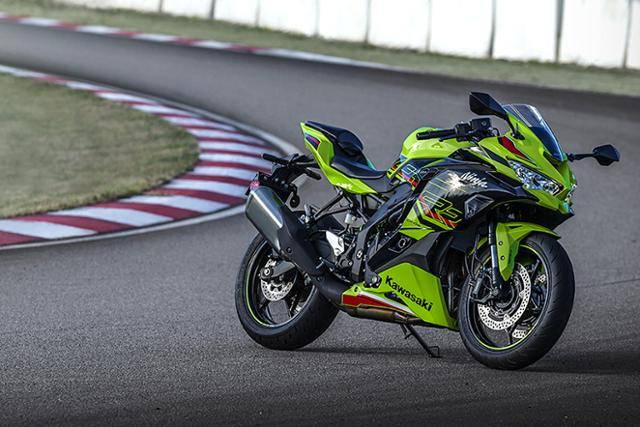 가와사키 닌자 ZX-4RR