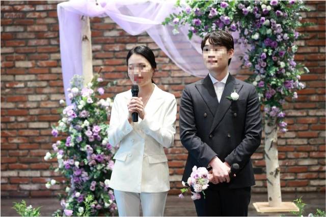 지난 2021년 10월 결혼식을 올린 이애린씨 부부 모습. 이애린씨 제공