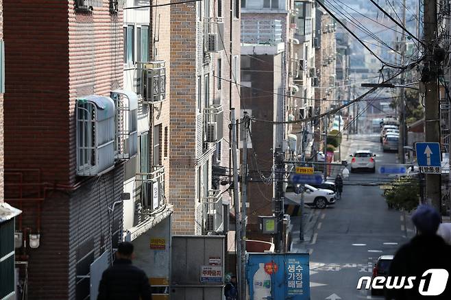 사진은 15일 오후 서울 시내의 빌라 밀집지역. 2023.2.15/뉴스1 ⓒ News1 이승배 기자