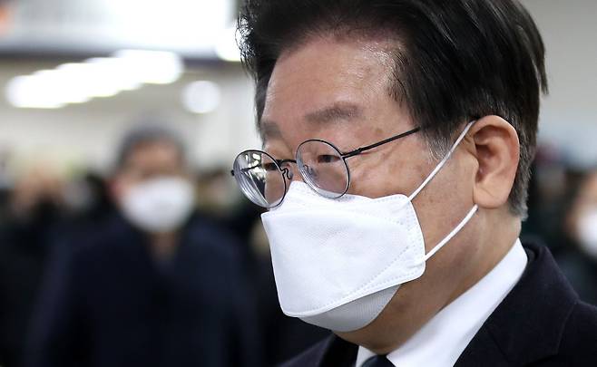 이재명 더불어민주당 대표가 3일 오전 서울 서초구 서울중앙지방법원에서 열리는 공직선거법 위반 관련 첫 공판에 피고인 신분으로 출석하고 있다. 2023.3.3/뉴스1 ⓒ News1 구윤성 기자