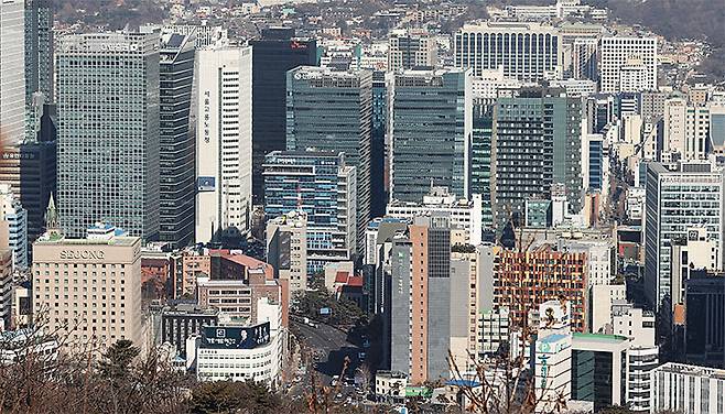 서울 남산에서 바라본 서울 시내 건물. 사진 연합뉴스