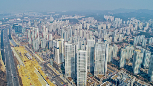 5일 롯데캐슬 등을 비롯해 화성시 동탄역 일대에 여러 아파트 단지가 몰려 있다. 윤원규기자