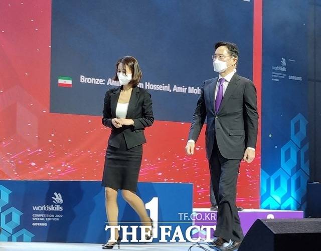 이재용 회장은 지난해 10월에 열린 '국제기능올림픽 특별대회 고양' 폐막식에 참석해 "젊은 인재들이 기술 혁명 시대의 챔피언이고 미래 기술 한국의 주역이다"며 선수단을 격려했다. /더팩트 DB