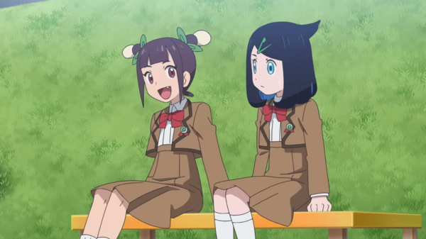 - 9세대 교복과는 전혀 다른 모습