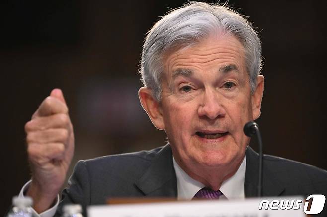 제롬 파월 연방준비제도 (연준)의장이 7일(현지시간) 워싱턴 의사당 상원에서 열린 상원 은행위원회 청문회에 출석해 "최근 경제 지표들은 예상보다 더 강했다. 이는 최종 금리 수준이 더 올라갈 가능성이 크다는 점을 시사한다＂고 밝히고 있다. ⓒ AFP=뉴스1 ⓒ News1 우동명 기자