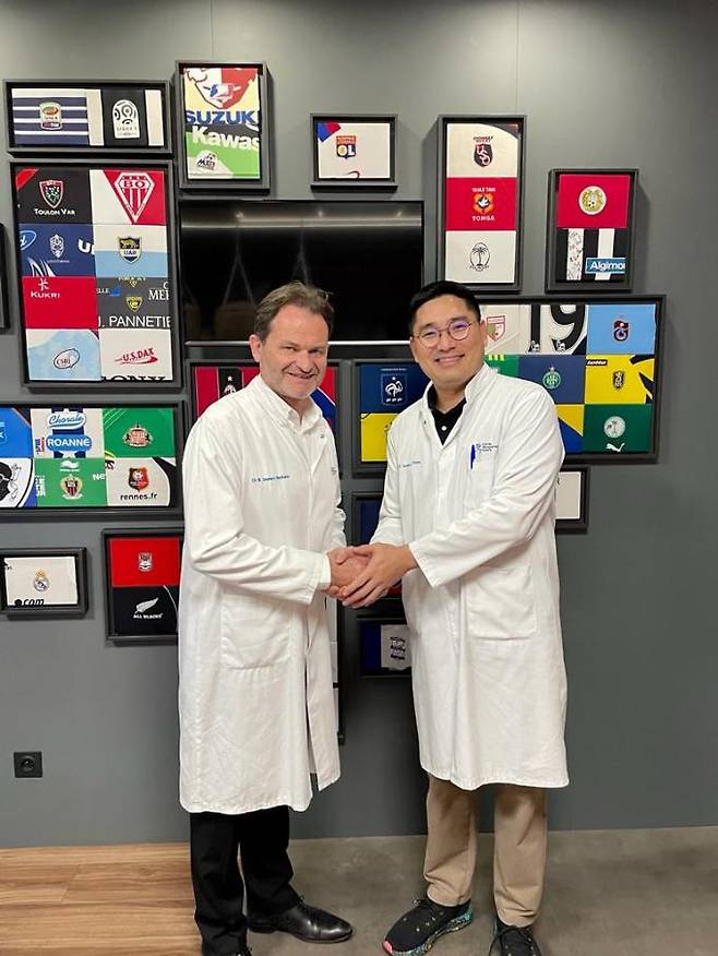 리옹 생티 정형외과센터 소네리 코테 박사와 차민석 세종스포츠정형외과 병원장.&nbsp; &nbsp;세종스포츠정형외과