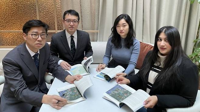 왼쪽부터 전환기정의워킹그룹(TJWG)의 이영환 대표, 신희석 법률분석관, 박송아 연구원, 수헤나 메흐라(Suhena Mehra) 연구원. 전환기정의워킹그룹은 지난달 21일 풍계리 핵실험장에서의 방사성 물질 유출 우려를 4년간 추적해온 결과를 담은 특별보고서를 발간했다. [사진제공=전환기정의워킹그룹]