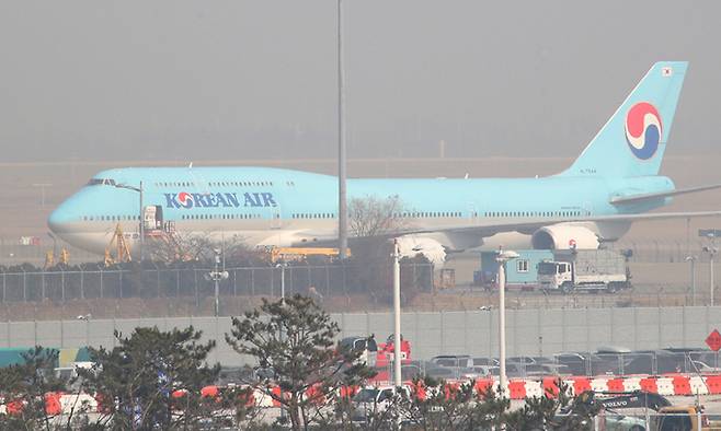 인천국제공항 계류장의 대한항공 여객기 모습. 뉴스1