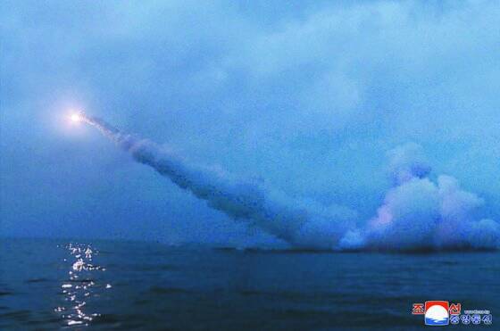 지난 12일 실시된 북한 잠수함발사순항미사일(SLCM) 발사 장면. 조선중앙통신