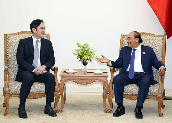 Jay Y Lee and Vietnamese President Nguyen Xuan Phuc [Source : VNA]