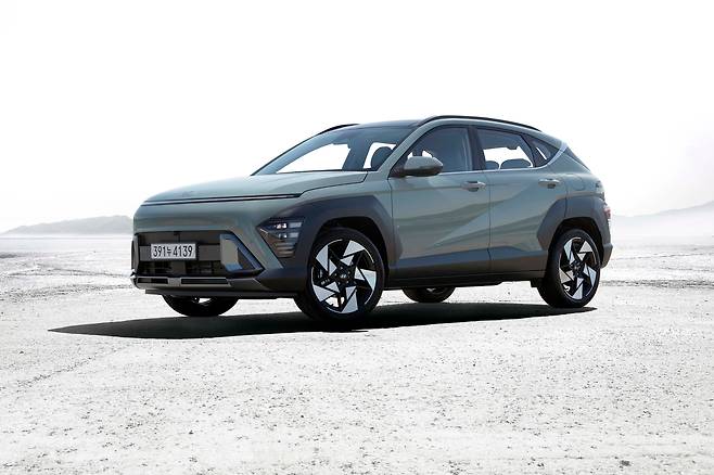 미라지 그린 색상의 현대차 코나 외장. /현대차 제공