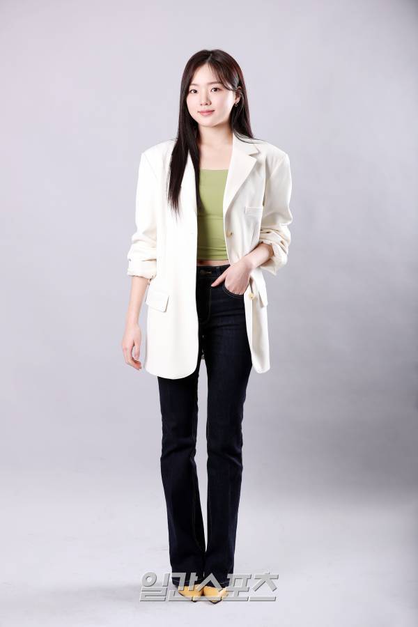 tvN '일타 스캔들' 방수아 역을 맡은 배우 강나언이 9일 오후 서울 중구 KG타워에서 진행된 일간스포츠와의 인터뷰에 앞서 포즈를 취하고 있다. 서병수 기자 qudtn@edaily.co.kr /2023.03.09.