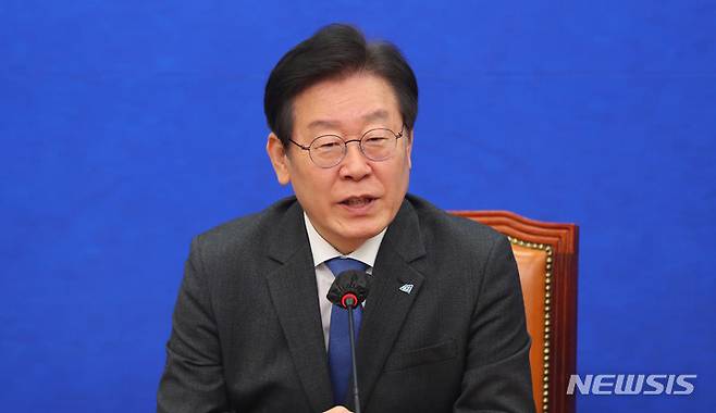 [서울=뉴시스] 추상철 기자 = 지난 14일 이재명 더불어민주당 대표가 서울 여의도 국회에서 발언하고 있다. 2023.03.14. scchoo@newsis.com