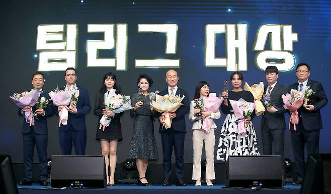 블루원리조트는 14일 서울 광진구 워커힐서울 비스타홀에서 열린 '2022-23시즌 프로당구 PBA 대상 시상식'에서 팀 리그 대상을 받았다. PBA