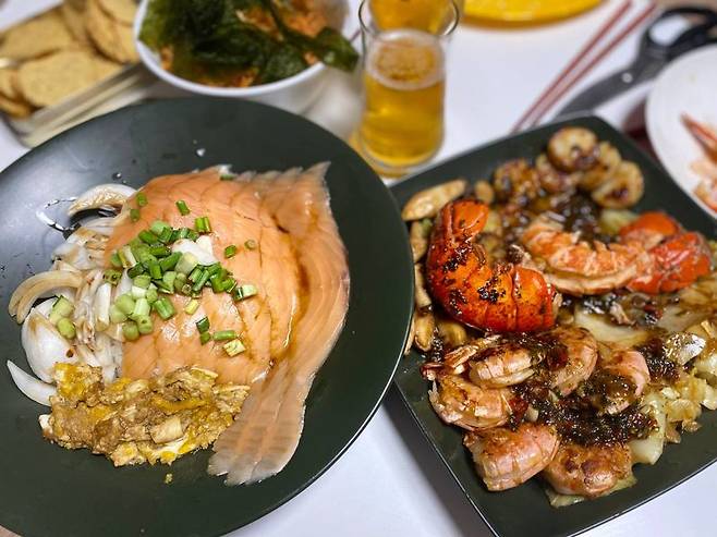 CJ프레시웨이가 와디즈와 손잡고 출시한 '랍스터 럭셔리 플래터'를 25분간 조리했다. 사진=박문수 기자