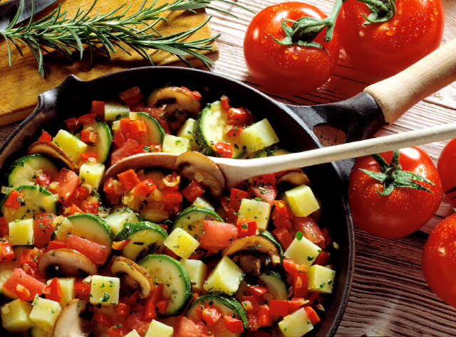 토마토, 호박 등 구워먹을 때 영양소 효능이 더 높아지는 채소들이 있다./사진=클립아트코리아