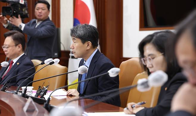 이주호 사회부총리 겸 교육부 장관이 17일 오후 정부서울청사에서 열린 사회관계장관회의에서 발언하고 있다.